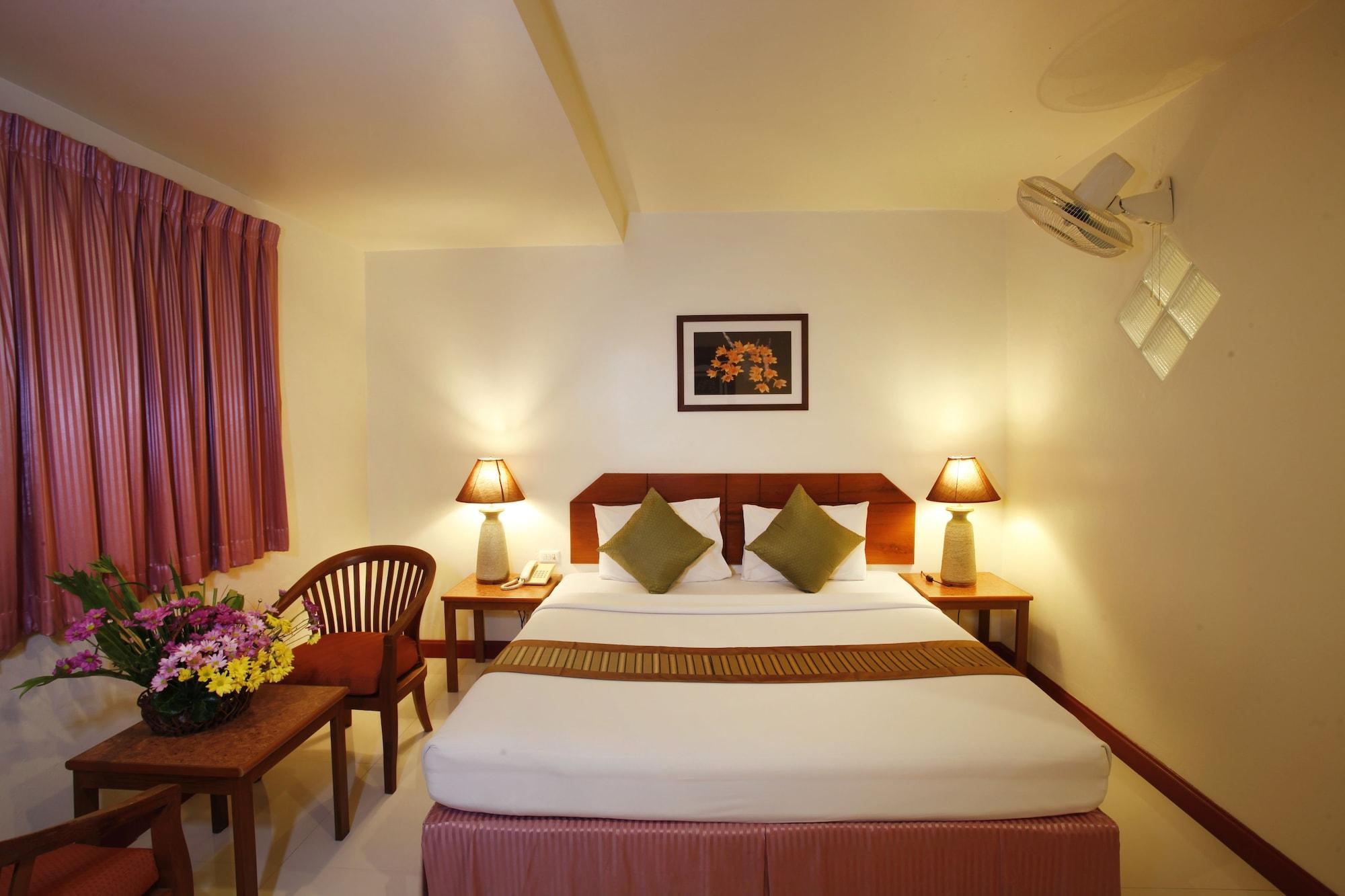 Orchid Resortel מלון