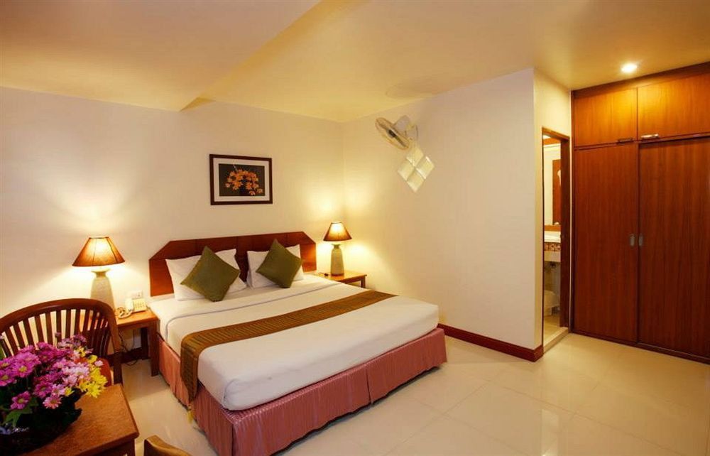 Orchid Resortel מלון Patong